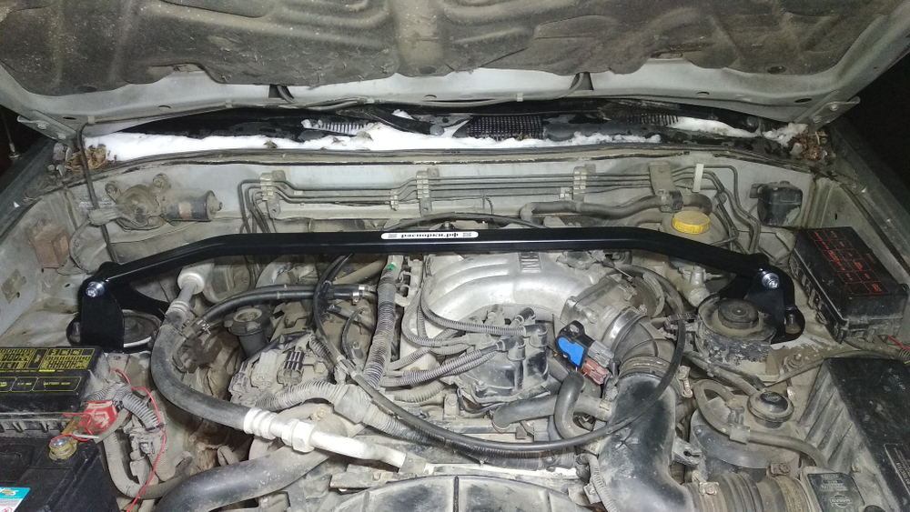Распорка передних стоек Nissan Pathfinder R50 и Nissan Terrano RR50 (ПОД ЗАКАЗ)