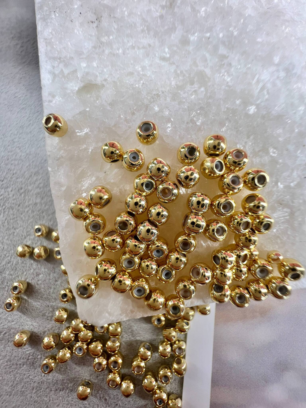 Бусина-стоппер с силиконом, 4 мм позолота 14k, упаковка 10 штук