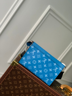 Louis Vuitton Gaston Wearable Wallet