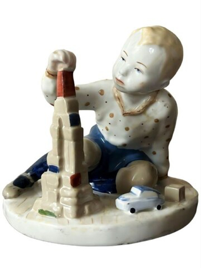 Фарфоровая статуэтка "Мальчик с Кубиками" ЛФЗ