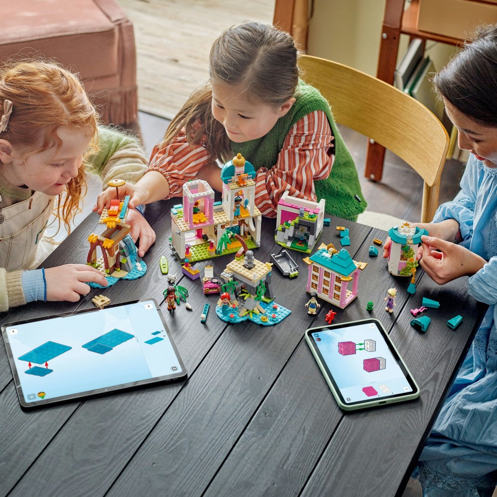 Конструктор LEGO Disney Princess 43267 Замок принцесс и королевские питомцы — фото 10