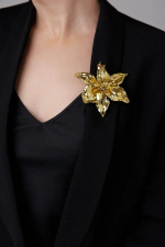 Брошь Flora Belissima объемный золотой цветок