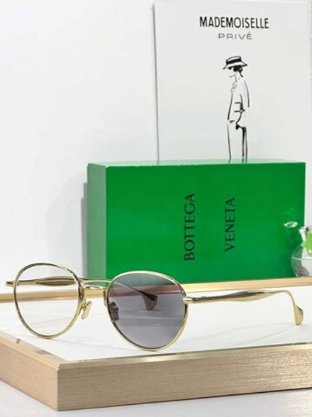 Солнцезащитные очки Bottega Veneta фотохромные