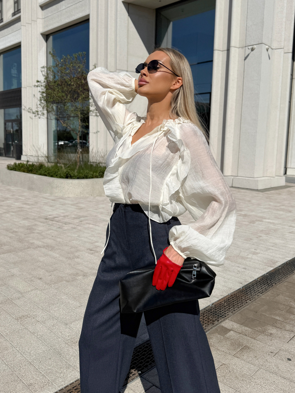 Блуза с рюшами в стиле бохо с завязками