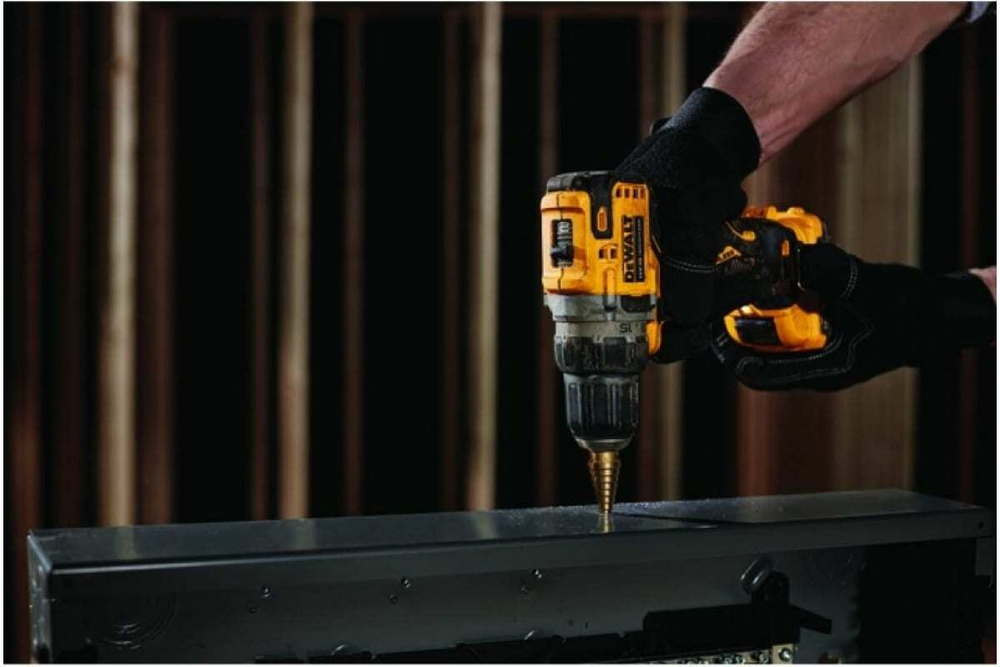 Бесщеточная дрель-шуруповерт DEWALT 12 В XR DCD701N