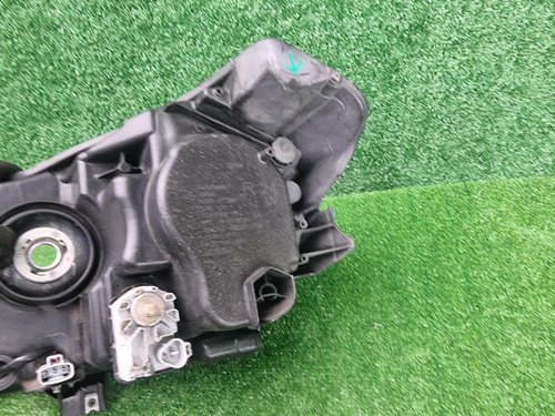 Фара правая Suzuki Vitara 2 (2014-2024) LED