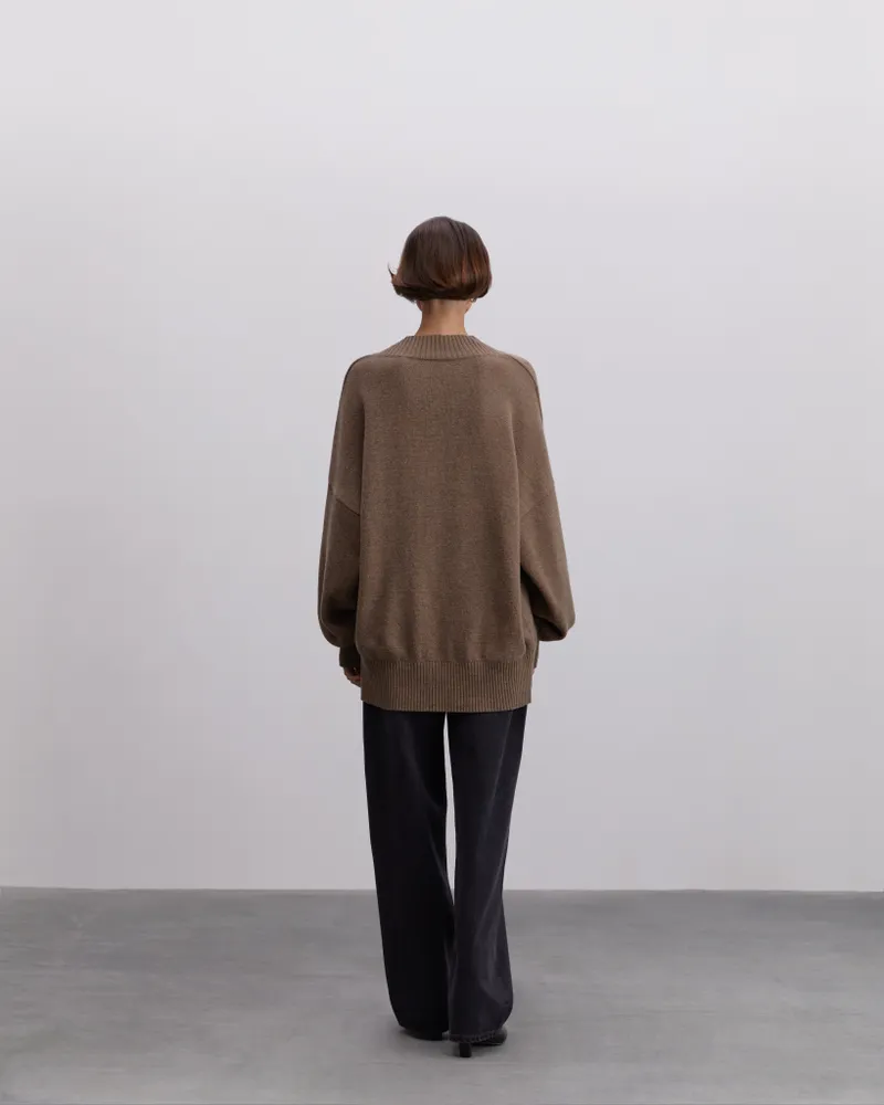 Темно-серые джинсы с высокой посадкой