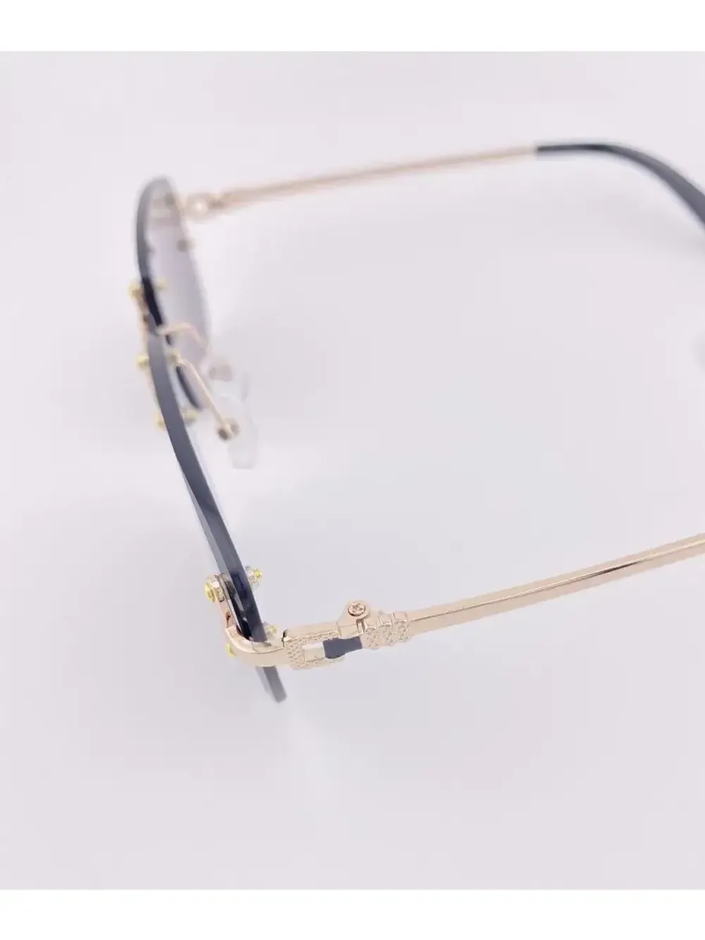 Очки солнцезащитные