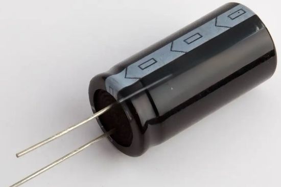 Конденсатор электролитический 4700мкФ 50в 105°С KL / 22х41 / Burnon