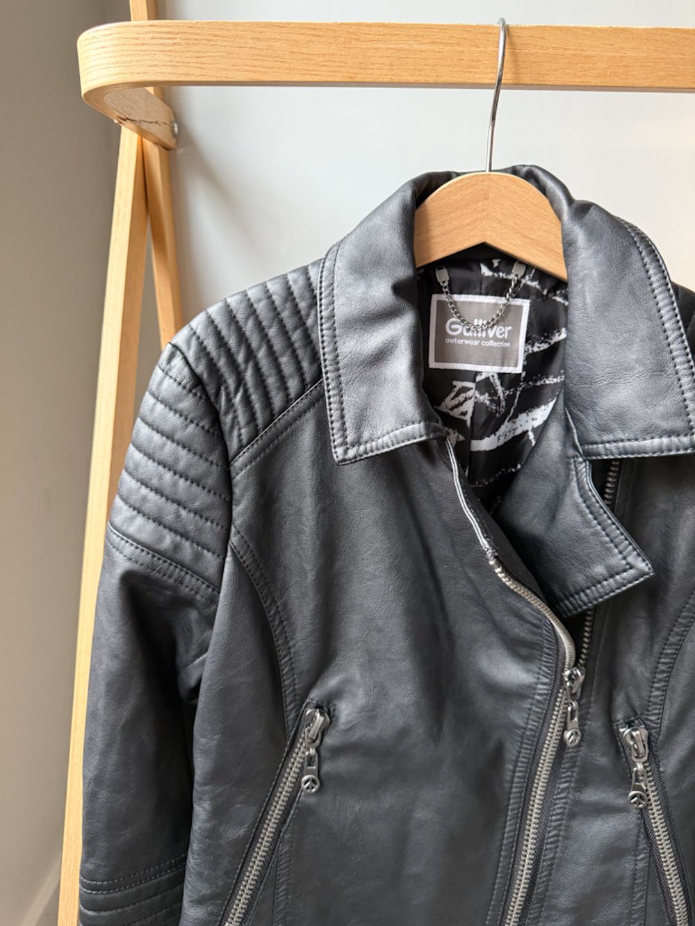 Новая куртка-косуха из экокожи Gulliver, 146