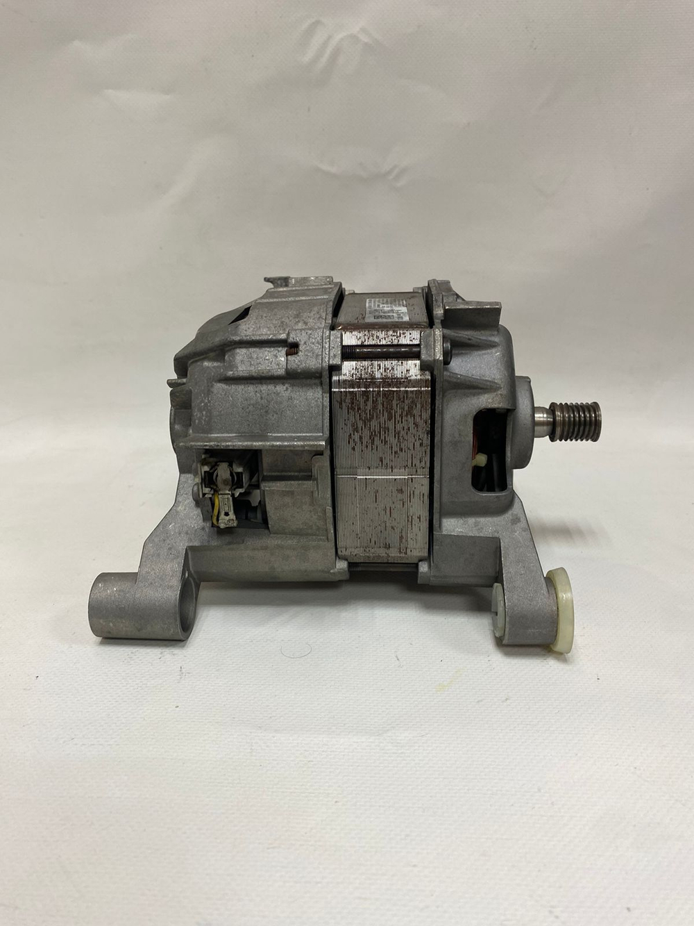 201.1 Двигатель Bosch Siemens 142369, 9000040213 00145546 9000040214 -6 контактов б\у