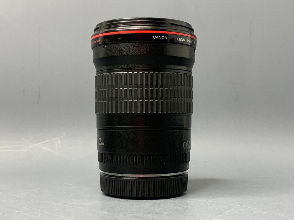 Canon EF 135mm 2L USM М фокус работает, если надавить.