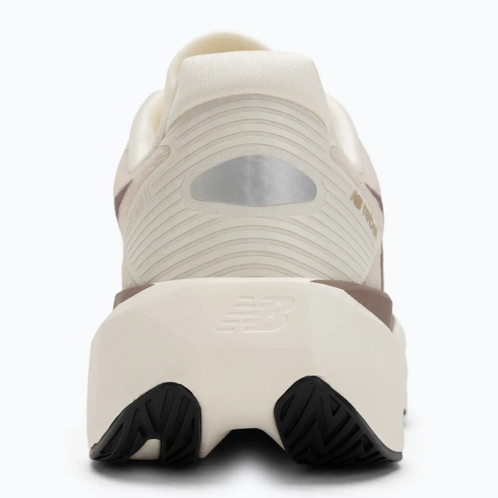 Женские Кроссовки для бега New Balance FuelCell Rebel V5 angora