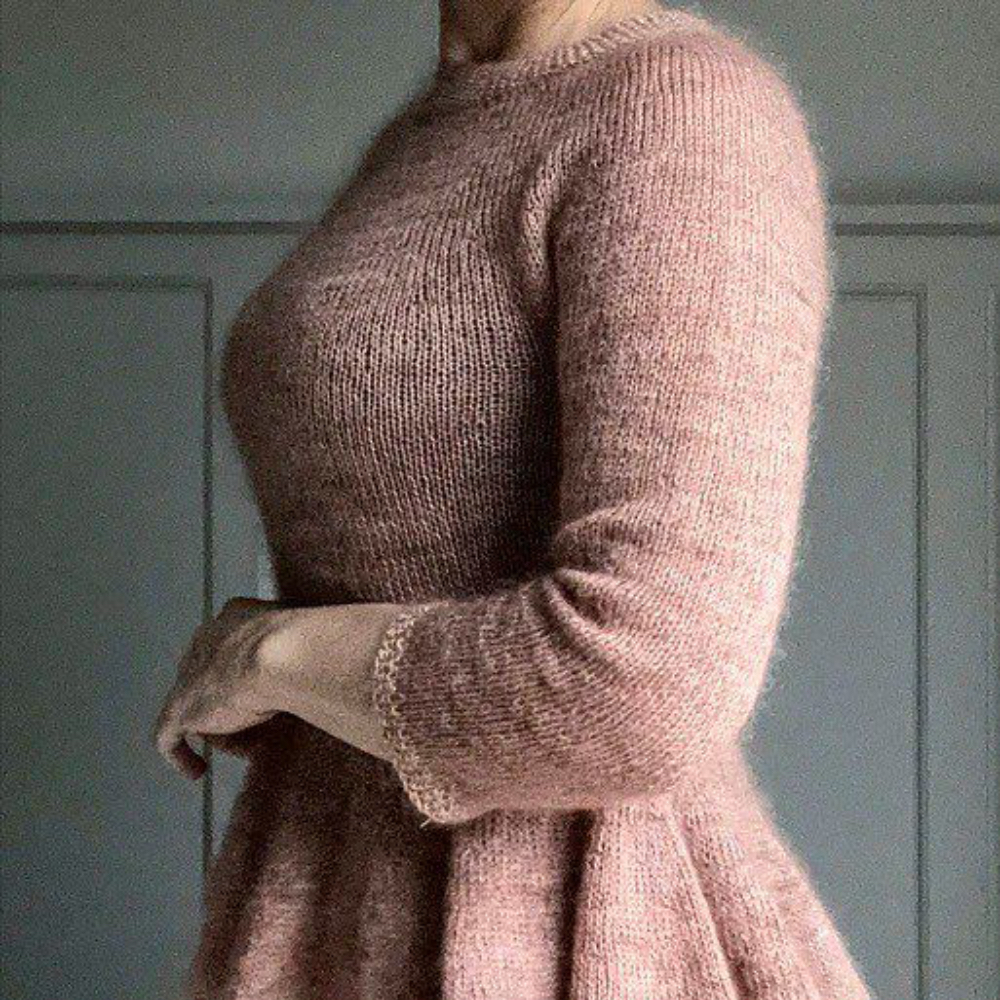 Описание по вязанию пуловера с круглой кокеткой спицами "Elly"