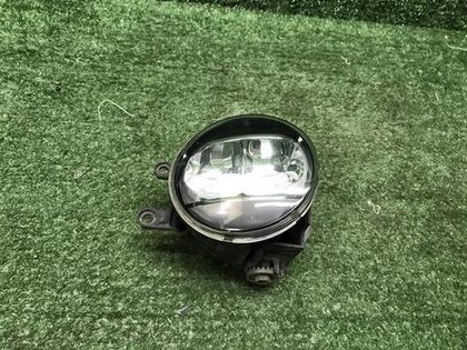 ПТФ правая Toyota Land Cruiser Prado 150 17-нв LED