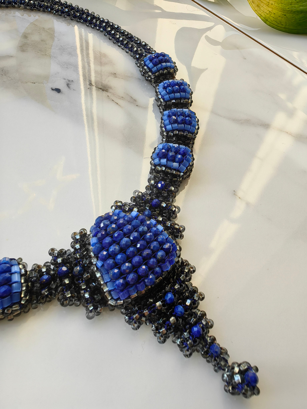 Колье из бисера "Ника" ручной работы с камнем Лазурит