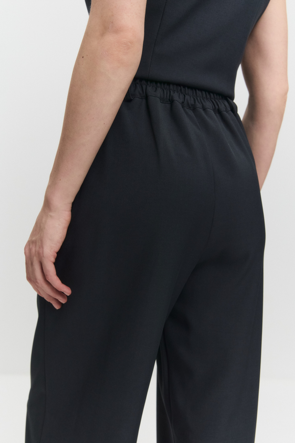 Брюки с простроченными стрелками