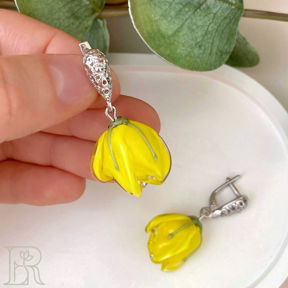 LEFIREL' Серьги серебряные женские "Зарнина" с цветами из муранского стекла / ювелирные украшения из родированного серебра 925