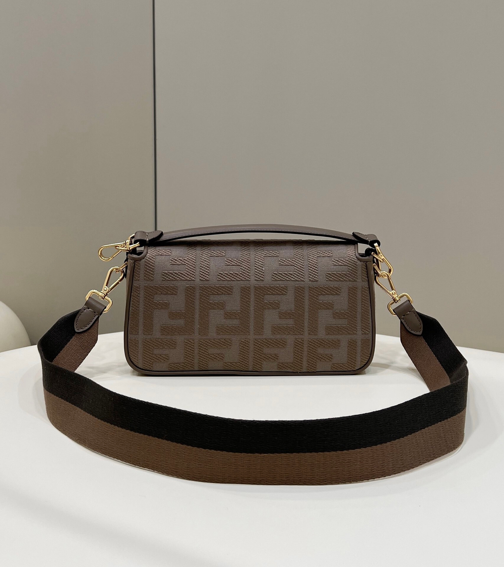 Fendi Baguette 27 cm