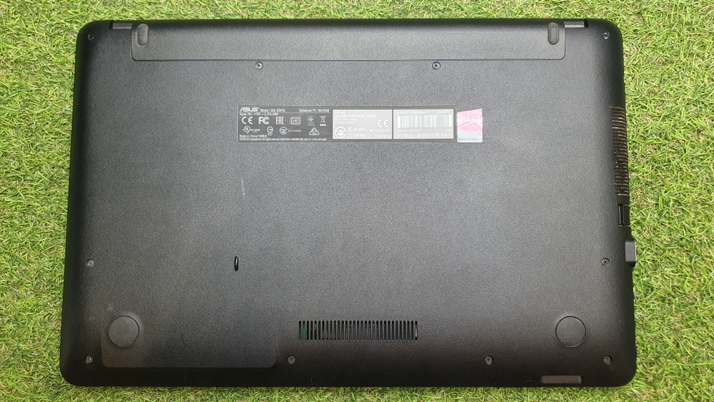 Ноутбук ASUS Pentium/4Gb/810M 1Gb