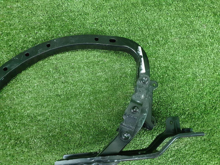 Петля крышки багажника Toyota Camry xv70 (2017-нв)