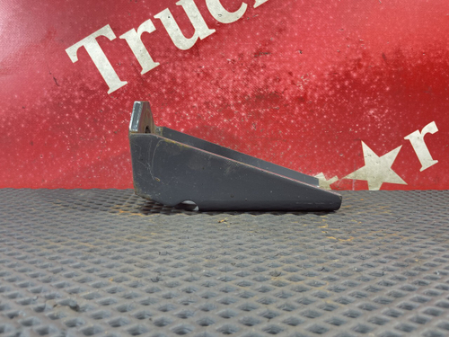 Кронштейн амортизатора переднего