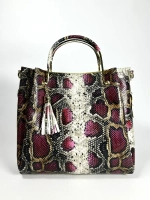 Женская розово-коричневая сумка из натуральной кожи с тиснением питон