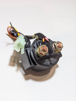 Универсальное реле стартера 12V с фишкой подключения для мотоциклов, скутеров и питбайков