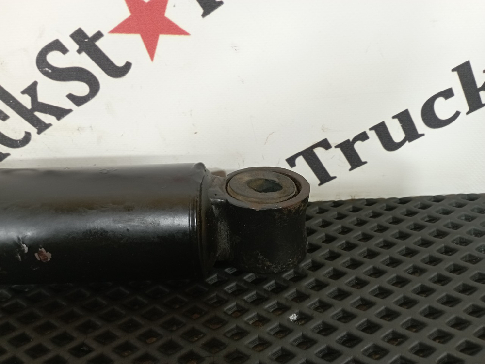 Амортизатор передний