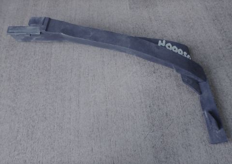 Водоотвод стойки кабины слева МАН 81624100069 б.у.