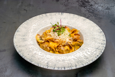 Паста с цыпленком и грибами