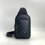 Сумка-слинг Louis Vuitton