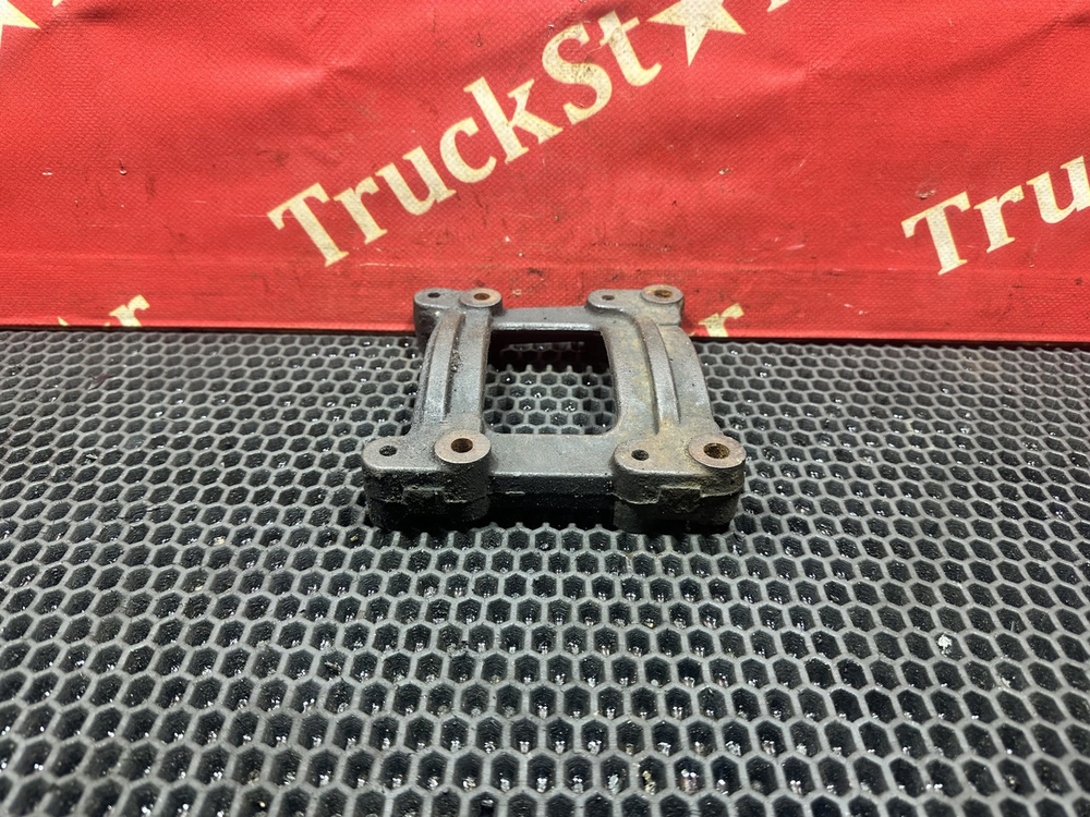 Кронштейн компрессора кондиционера 2021г