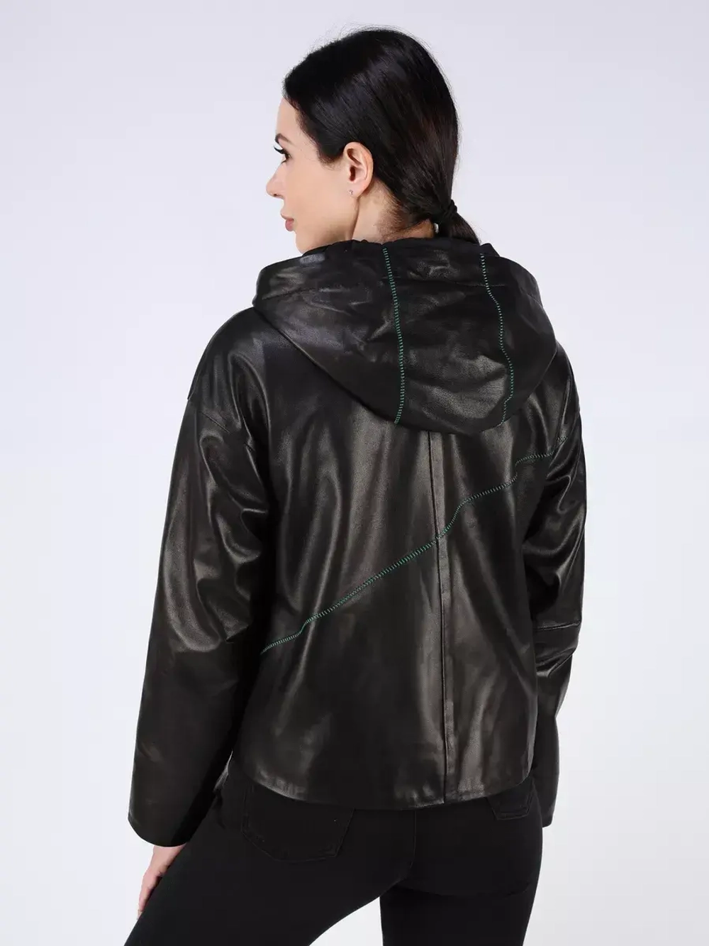 Кожаная куртка демисезонная с капюшоном