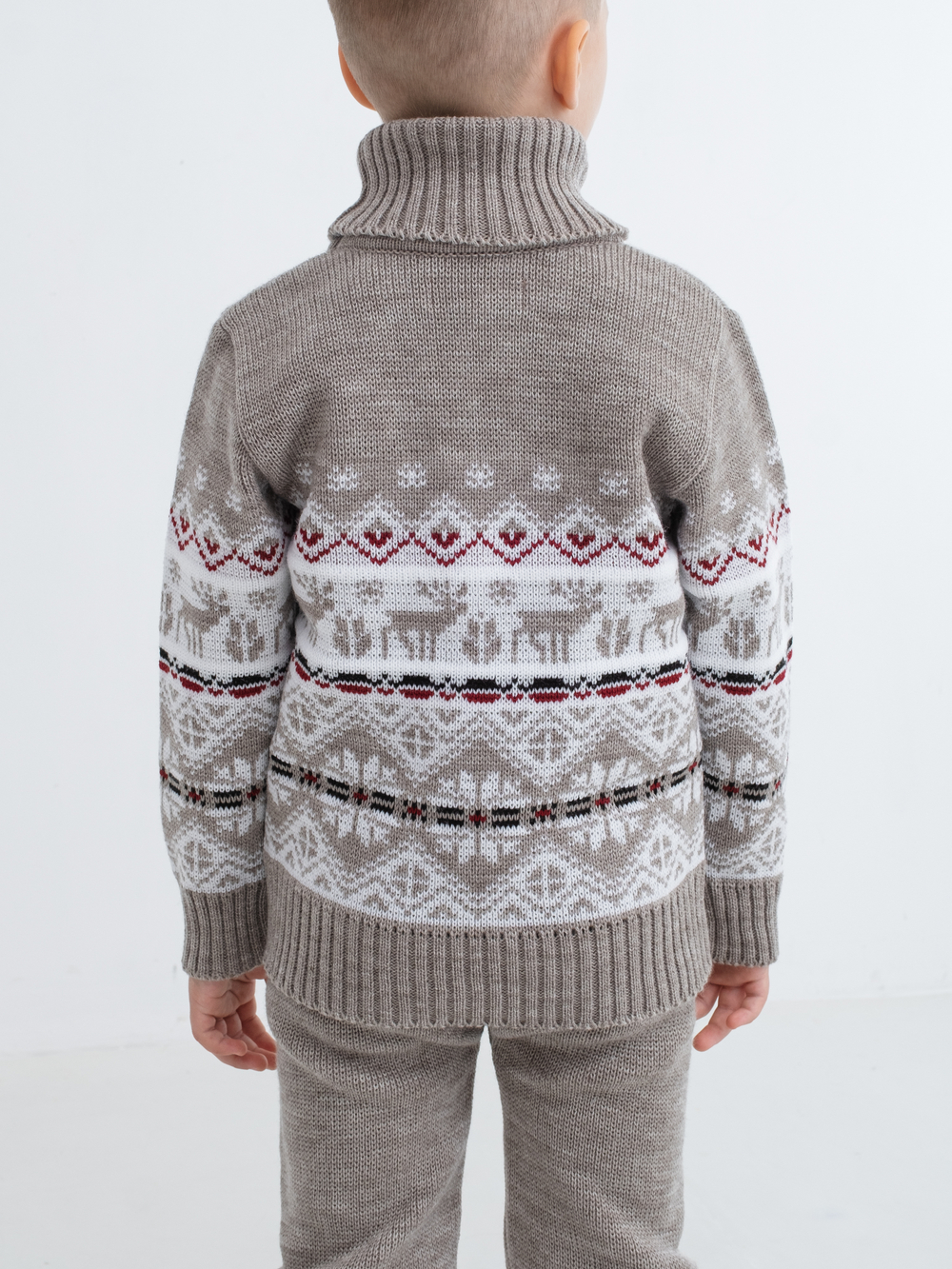 Свитер вязаный с горлом "Северное сияние"