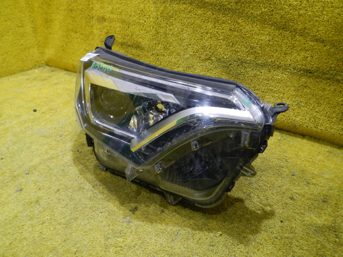 Битая Фара правая Toyota RAV4 4 CA40 (2015-2019) LED