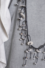 КОЛЬЕ ИЗ ЗАМШИ