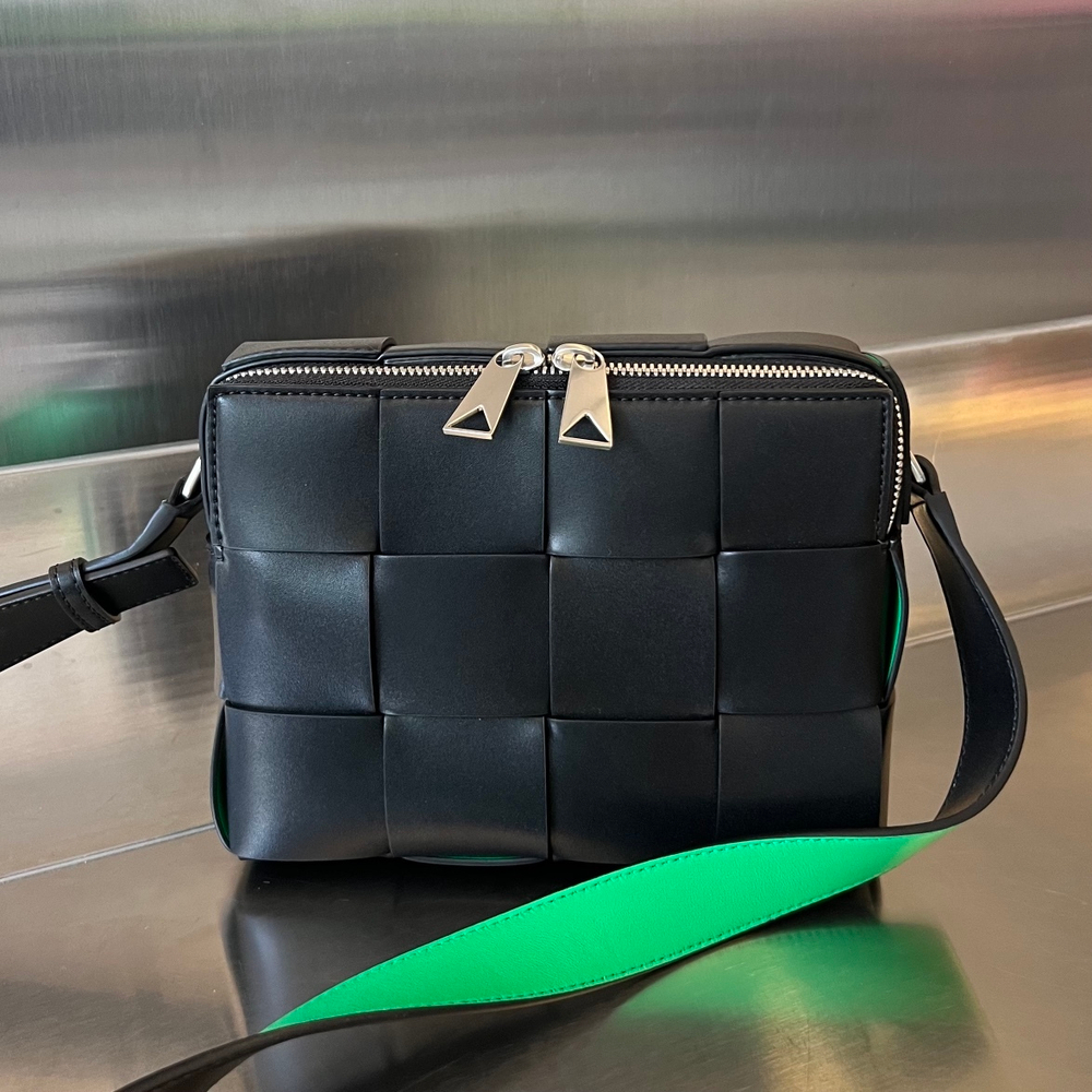 Bottega Veneta Cassette Camera Bag 20 cm