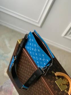 Louis Vuitton Alpha Wearable Wallet