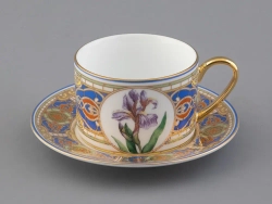 Подарочный набор чашка с блюдцем 250 мл, форма Соло, рисунок Нежный Ирис, арт. 81.32657.00.1