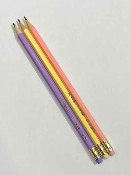 Карандаш простой Macaron Deli HB