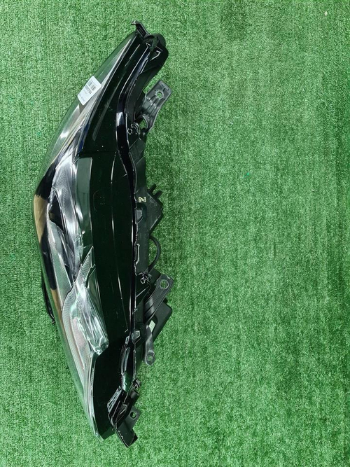 Фара правая Toyota Camry xv70 (2017-н.в.) LED