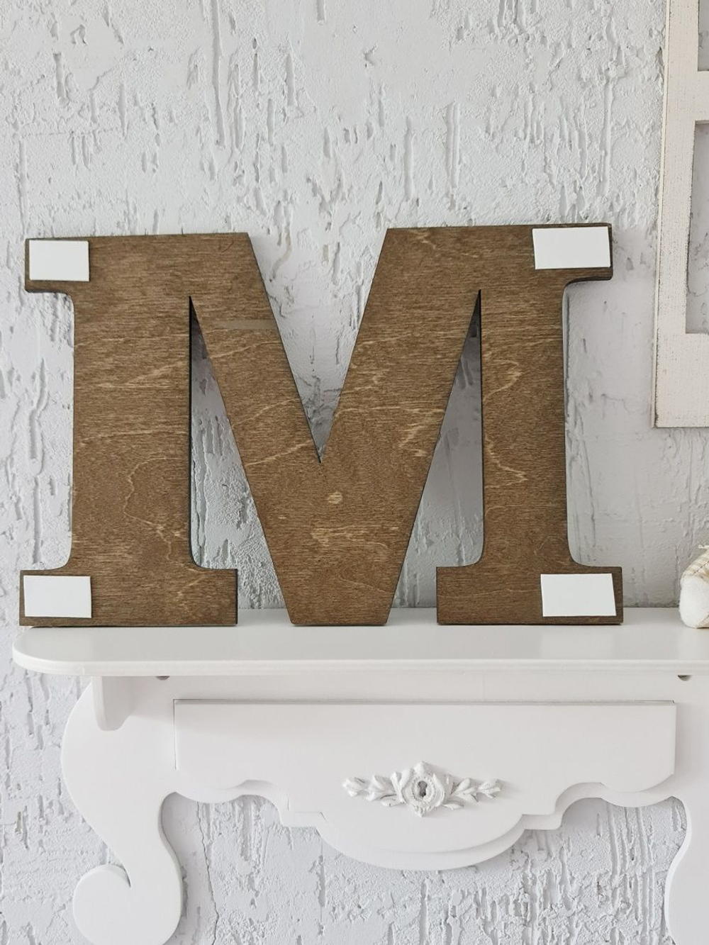 Буква английского алфавита деревянная настенная