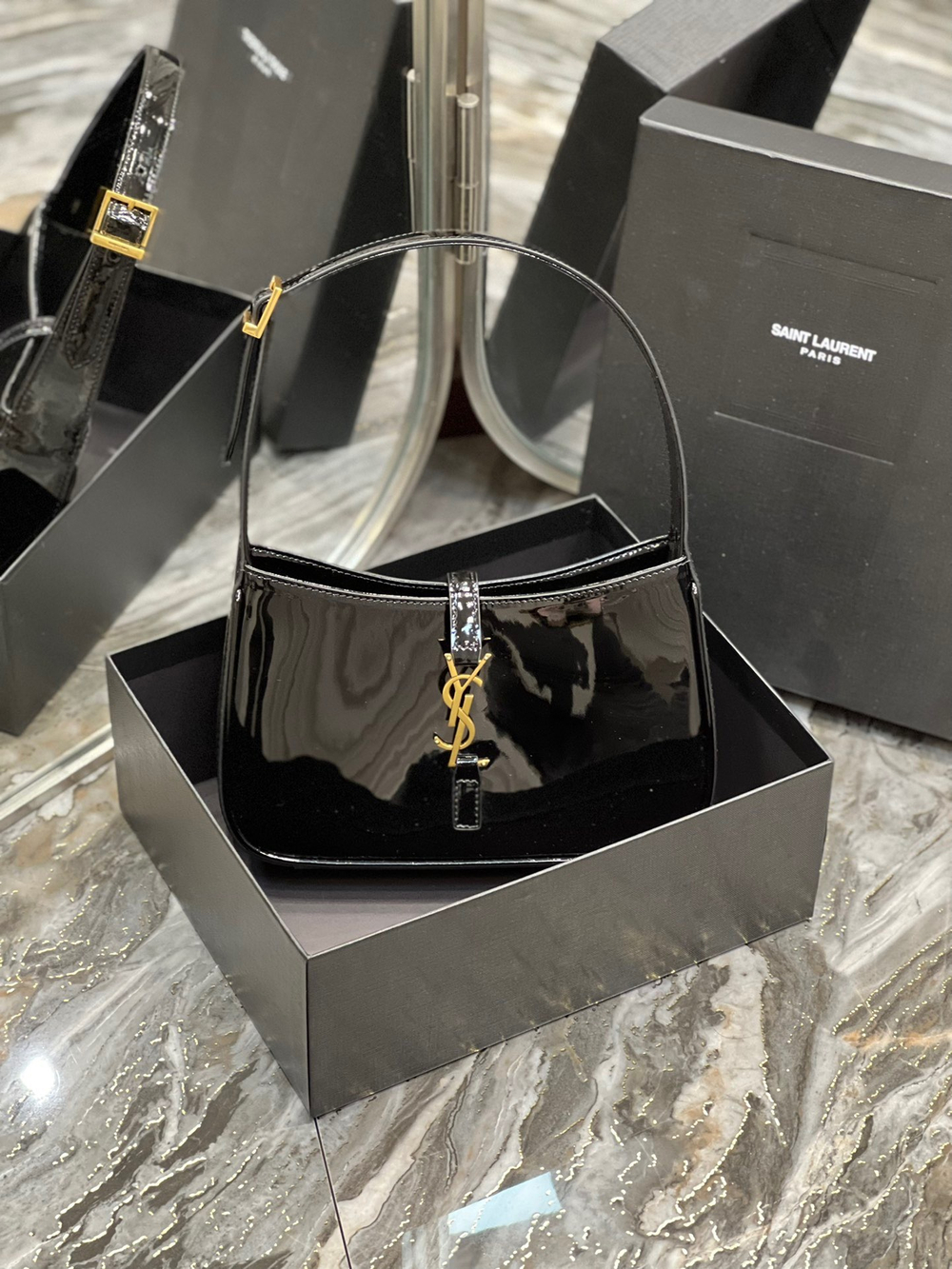 Saint Laurent Le 5 à 7 Hobo Bag