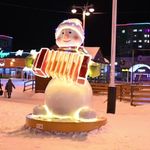 новогодний снеговик с гармошкой