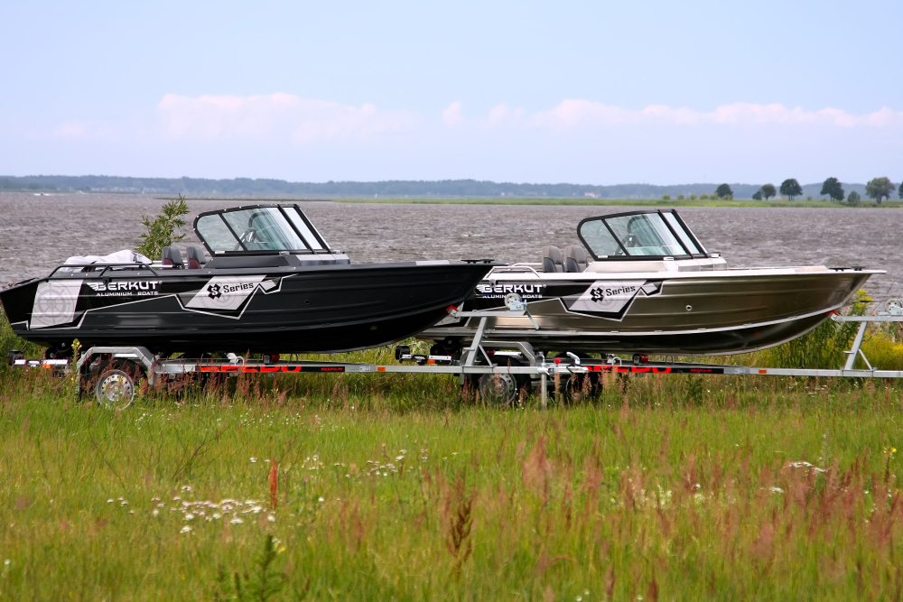 Лодка Berkut S-FISHER