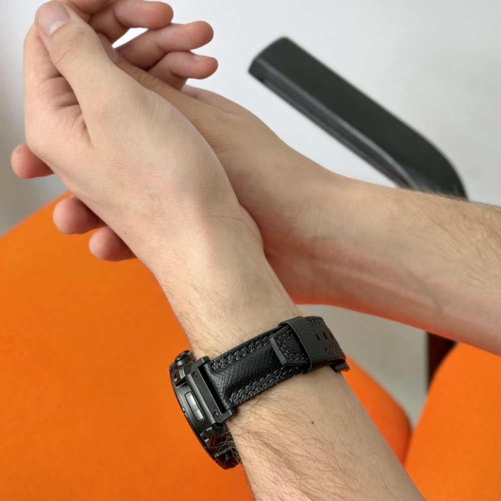 Ремешок для часов Garmin 51 mm с креплением из кожи теленка, черного цвета