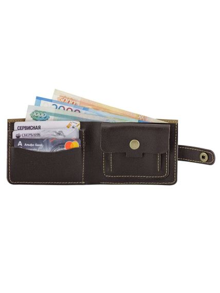 Фото портмоне Всевидящее око коричневая кожа, вид внутри с наполнением.