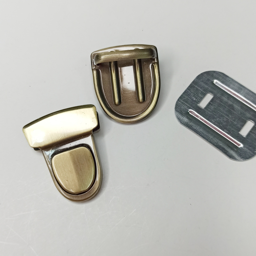 Замок-защелка на зажимах 40*30 Антик