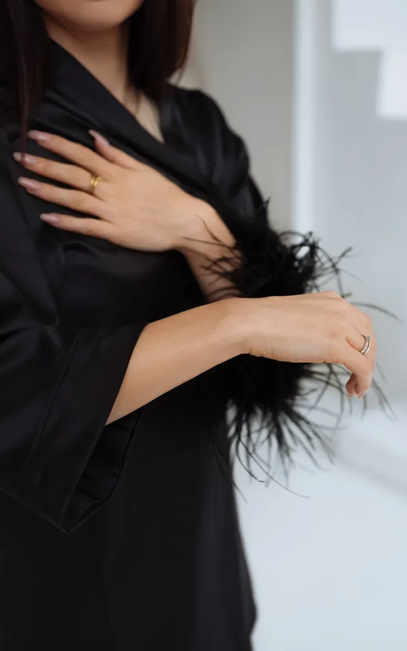 7241 халат короткий с боа черный